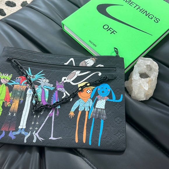 LOUIS VUITTON Virgil Abloh Monogram Taurillon Zoom With Friends A4 Pouch Clutch - Picture 10 of 10